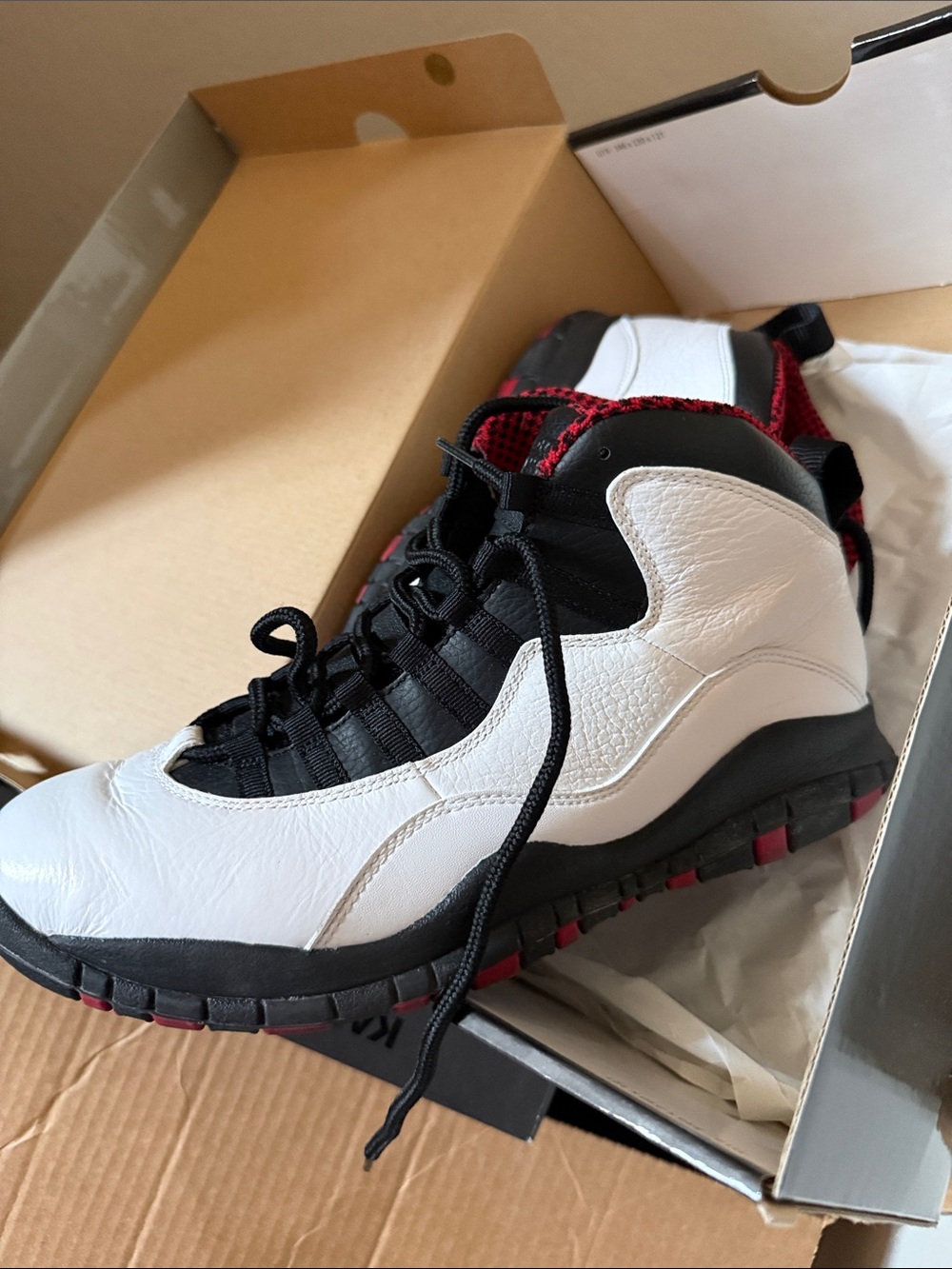 Nike Men's White, Black & Red Retro High-Top Sneakers